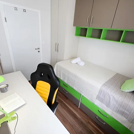 S Apartment