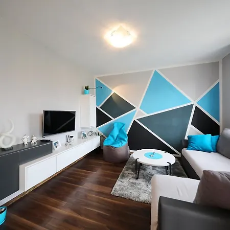 S Apartment *