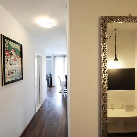 Apartment S *